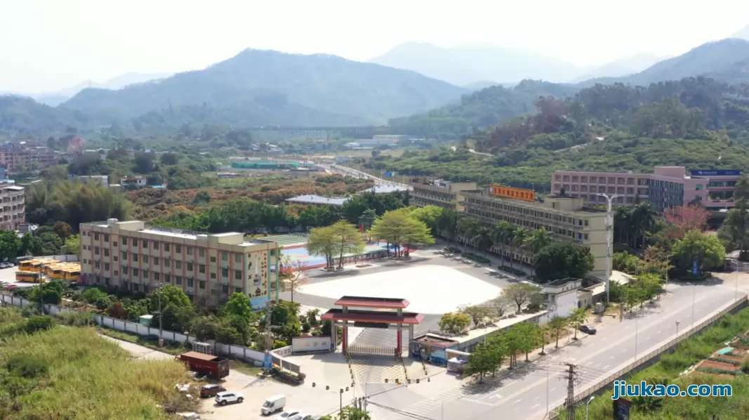 东莞市谢岗华翔学校