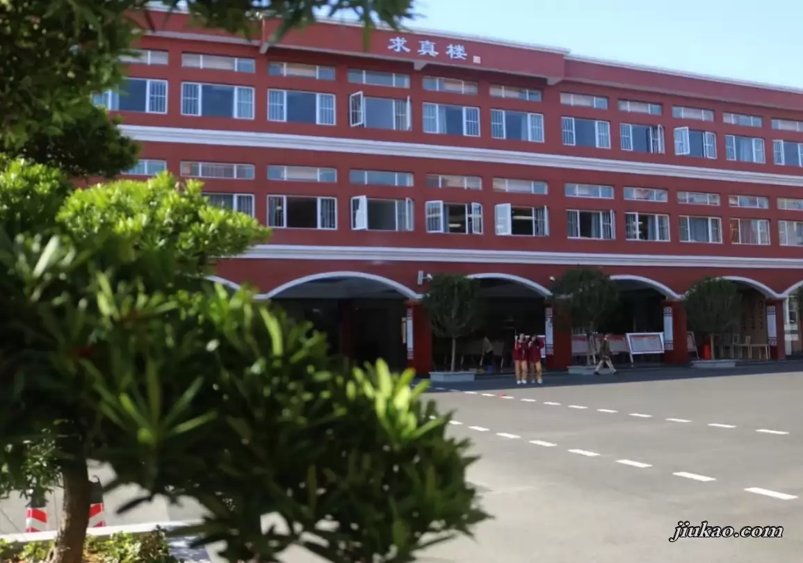东莞市东城中坚实验学校3
