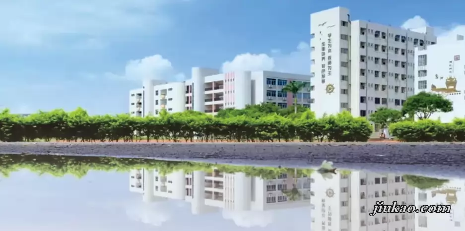 云浮市邓发纪念中学