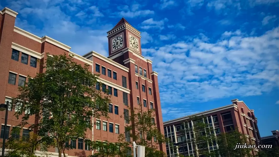 云浮市光明外国语学校2