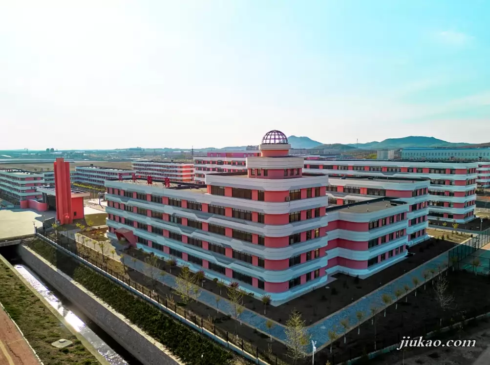 大连市海华高级中学3