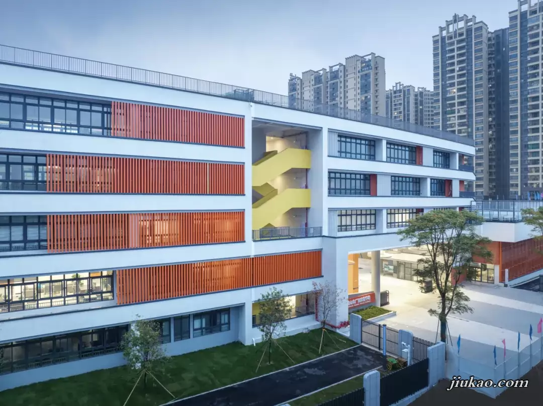 鹤山市广旭实验学校2