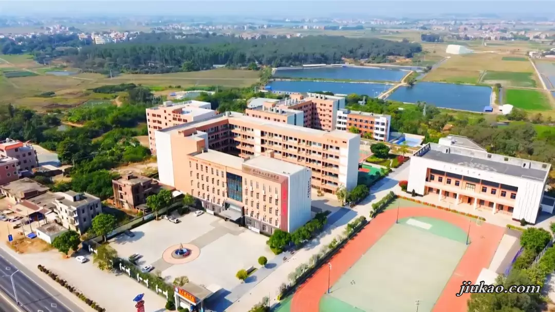 吴川市广大实验学校