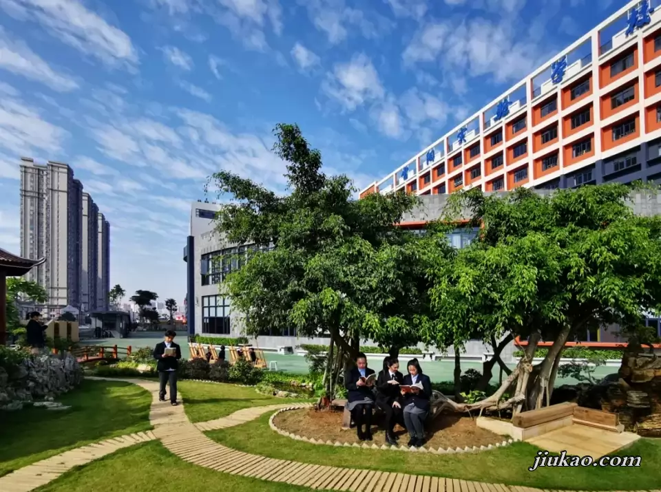 湛江市雷阳实验学校