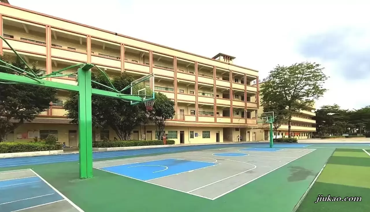 东莞市石排燕岭学校2
