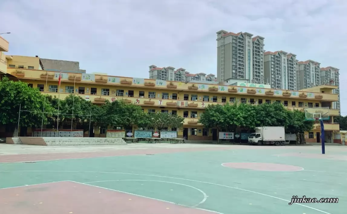 东莞市长安潮信小学4