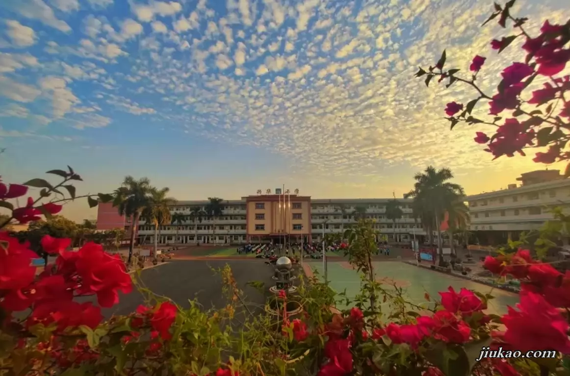 东莞市塘厦兴华小学