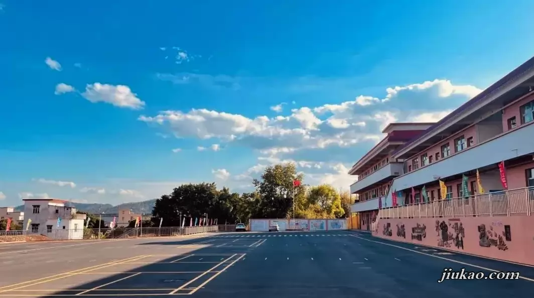 东莞市常平嘉盛实验小学2