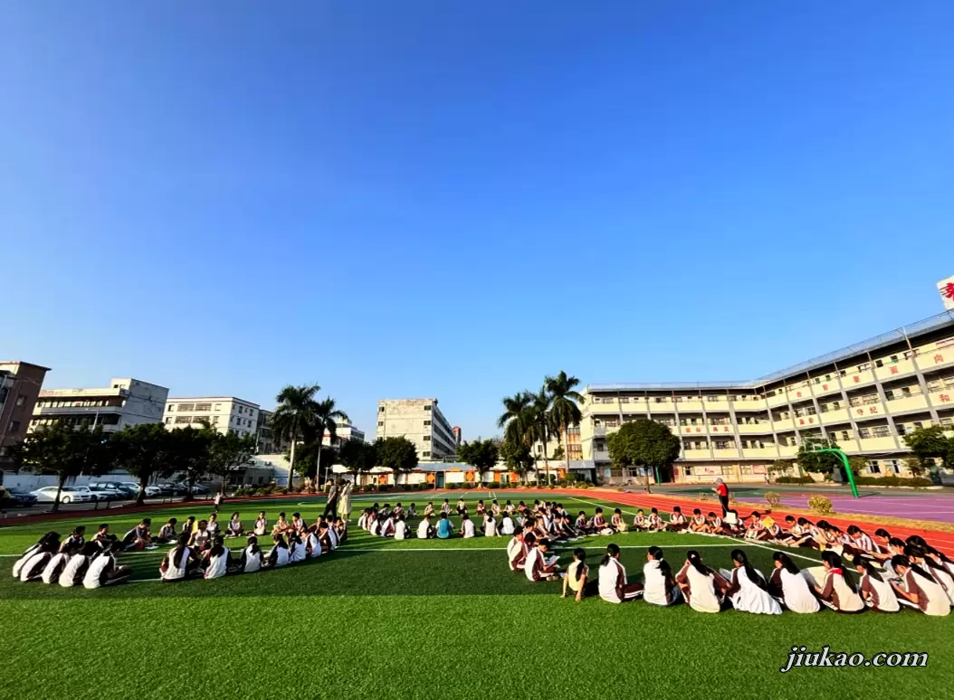 东莞市万江艺林小学
