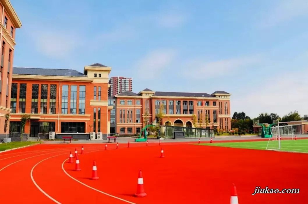 安阳市龙安区龙文学校3