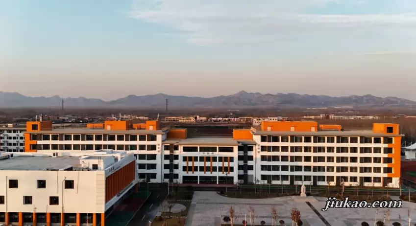 泗水紫光实验高级中学
