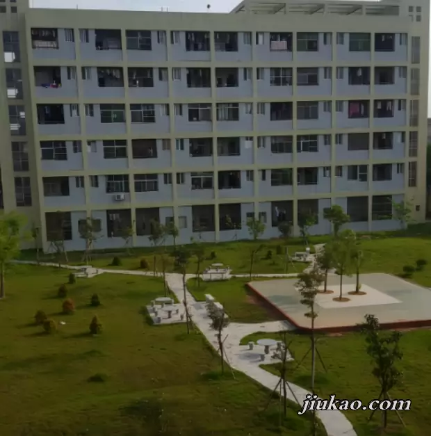 揭阳市揭东区白塔中学3