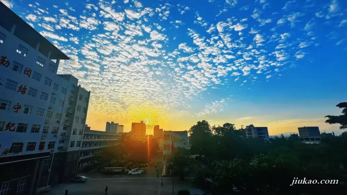 普宁市里湖中学3