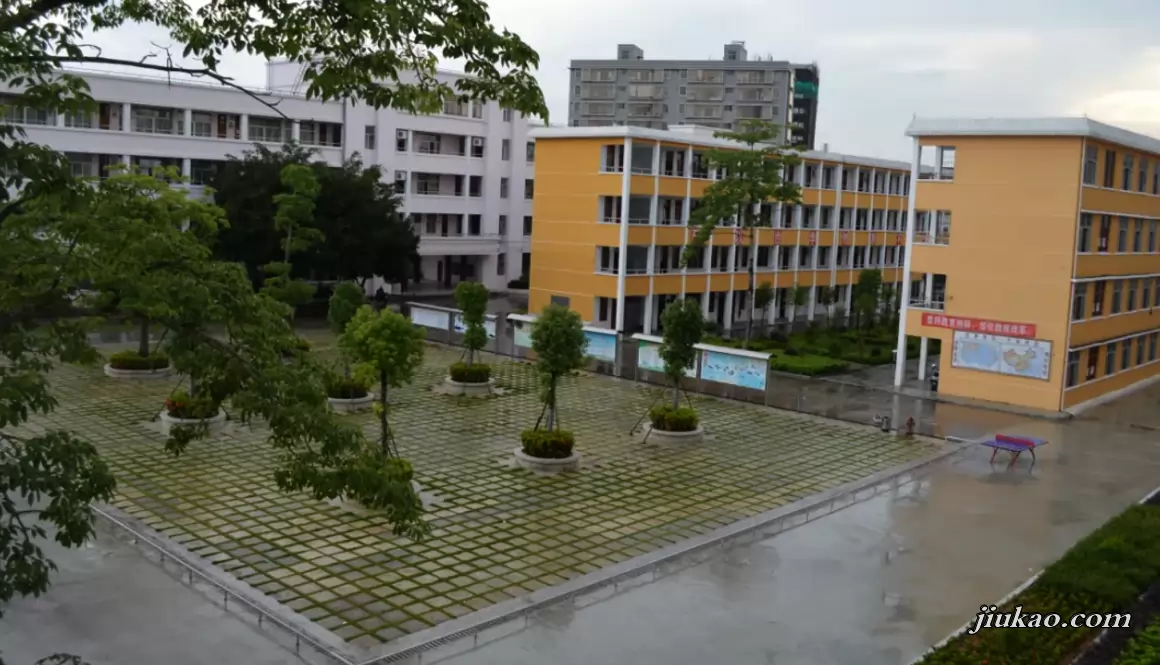 普宁市洪冶中学4