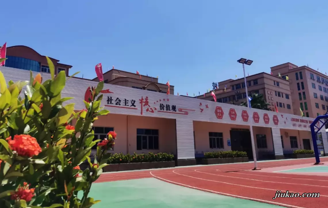 汕头市潮南区亚太实验学校2