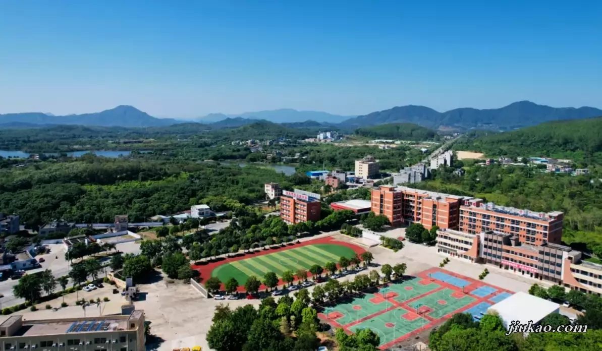 阳春市德恒实验学校3