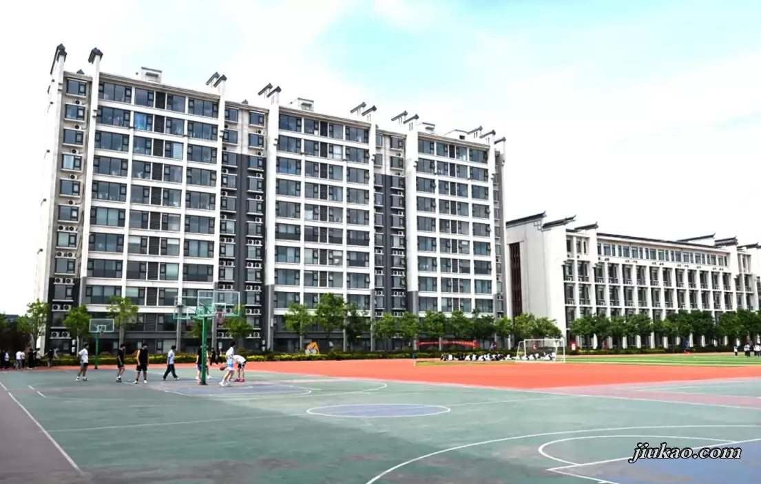 临沂艺林高级中学3