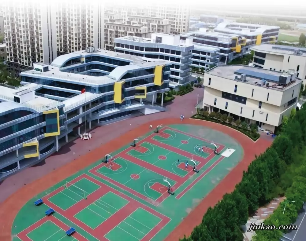 郑州文华高级中学2