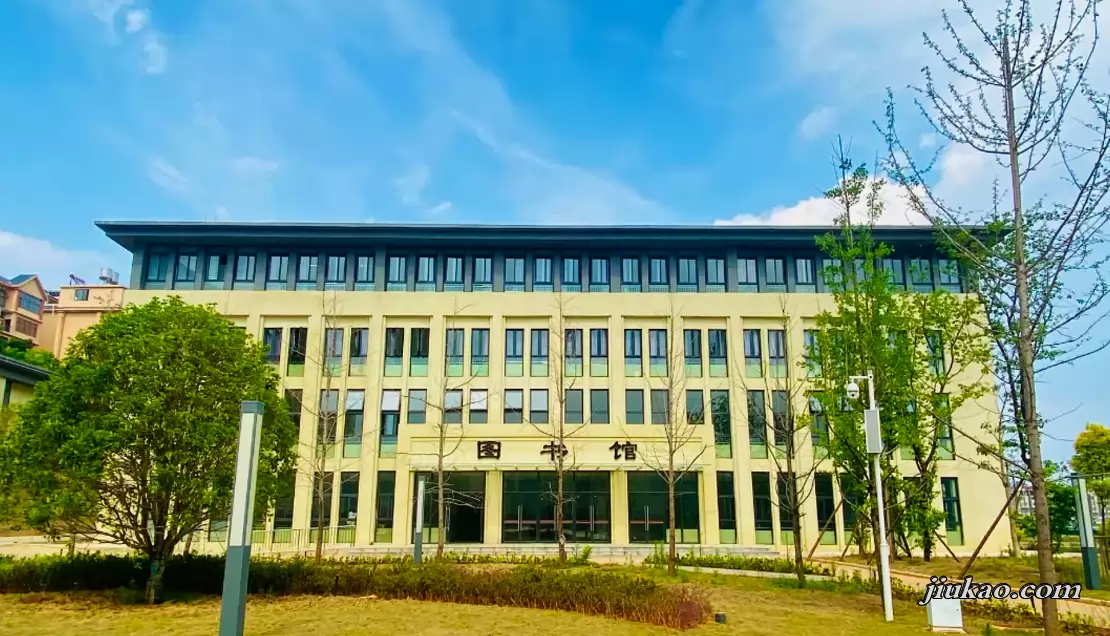文山卧龙高级中学