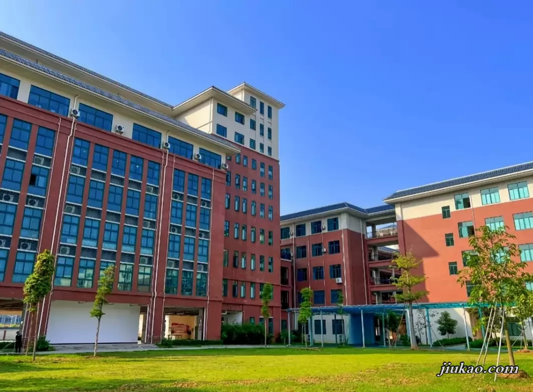 罗定市培献中学