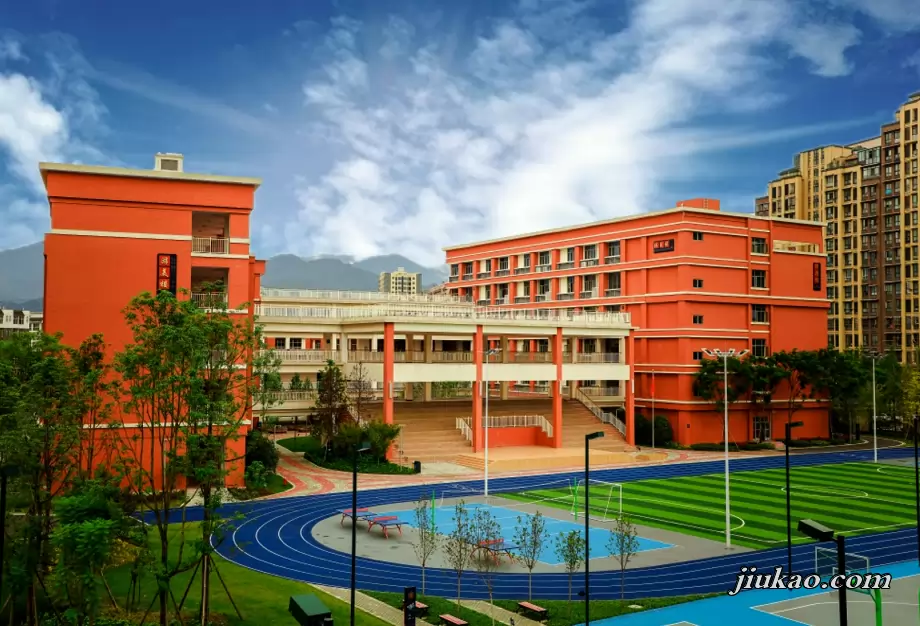 都江堰市嘉祥外国语学校