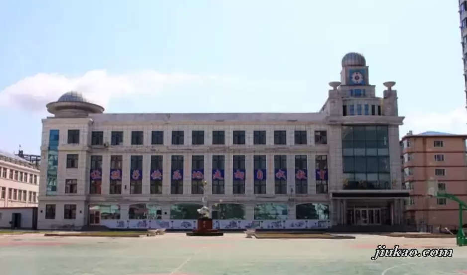 五常市时代学校