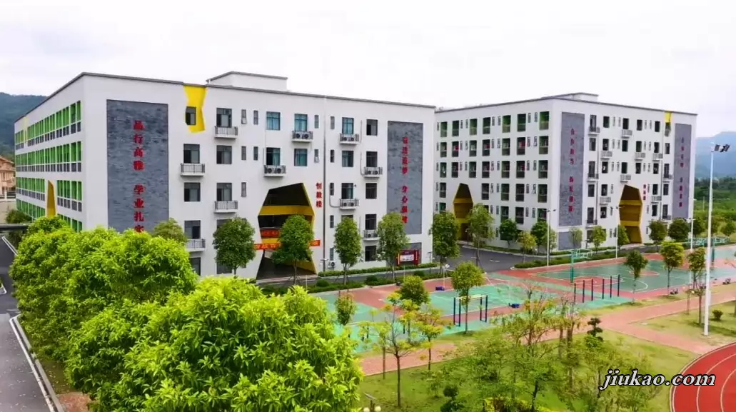 阳春市启贤实验学校3