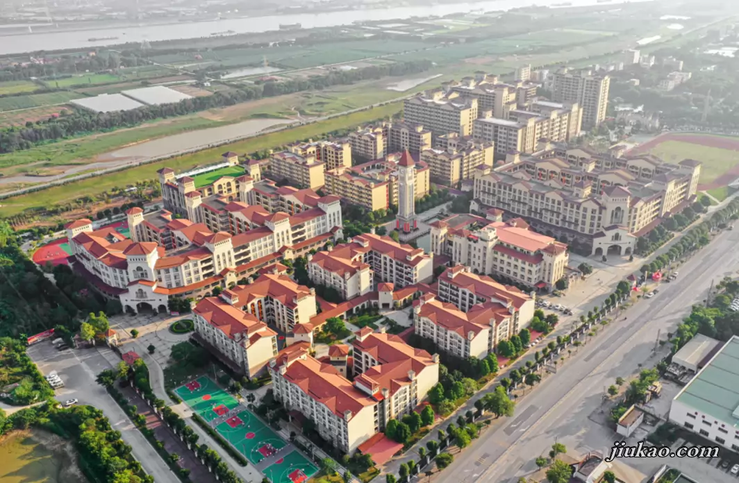 肇庆市龙涛外国语学校4