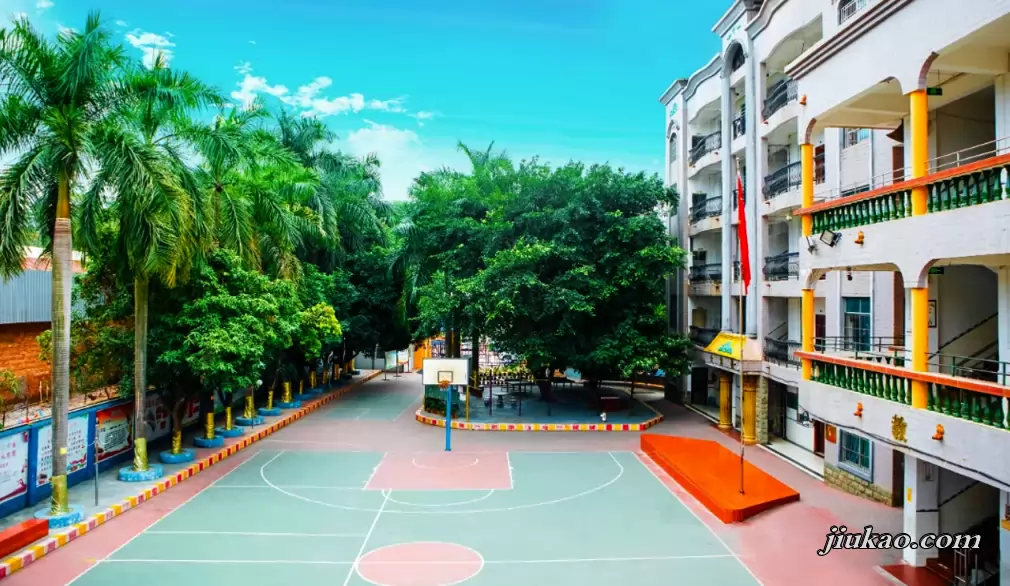 南宁市良庆区银海学校环境图2
