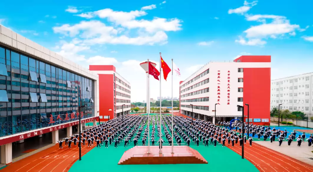 深圳市立人高级中学校园环境图片