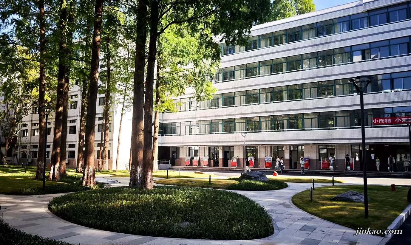 合肥市第六中学校园环境图片3