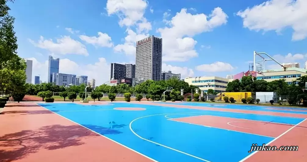 昆明高新区高新实验高中校园环境图片