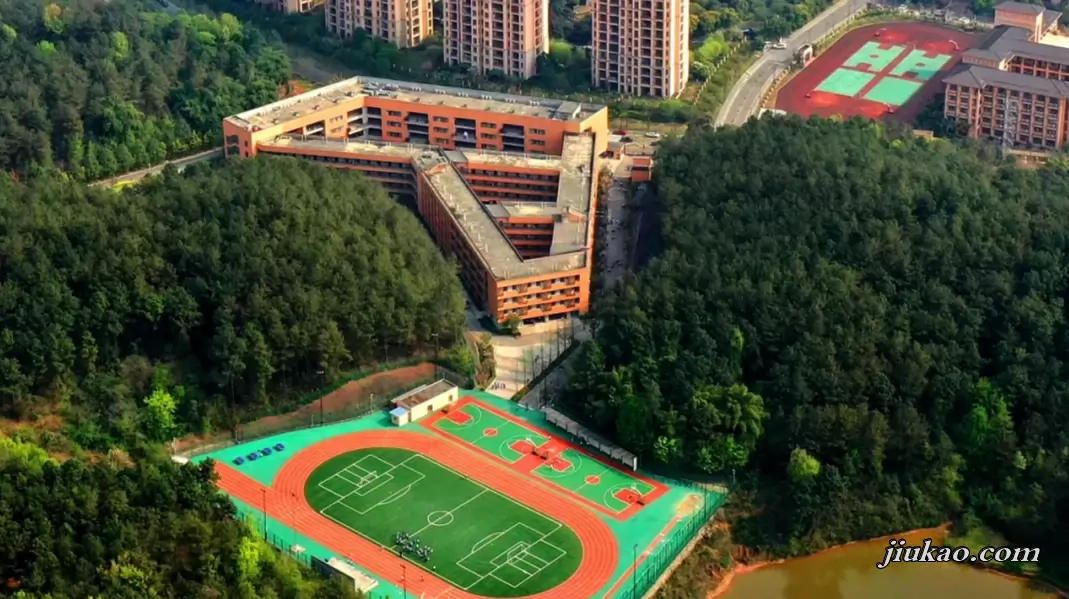 四川天府新区师一学校校园环境图片