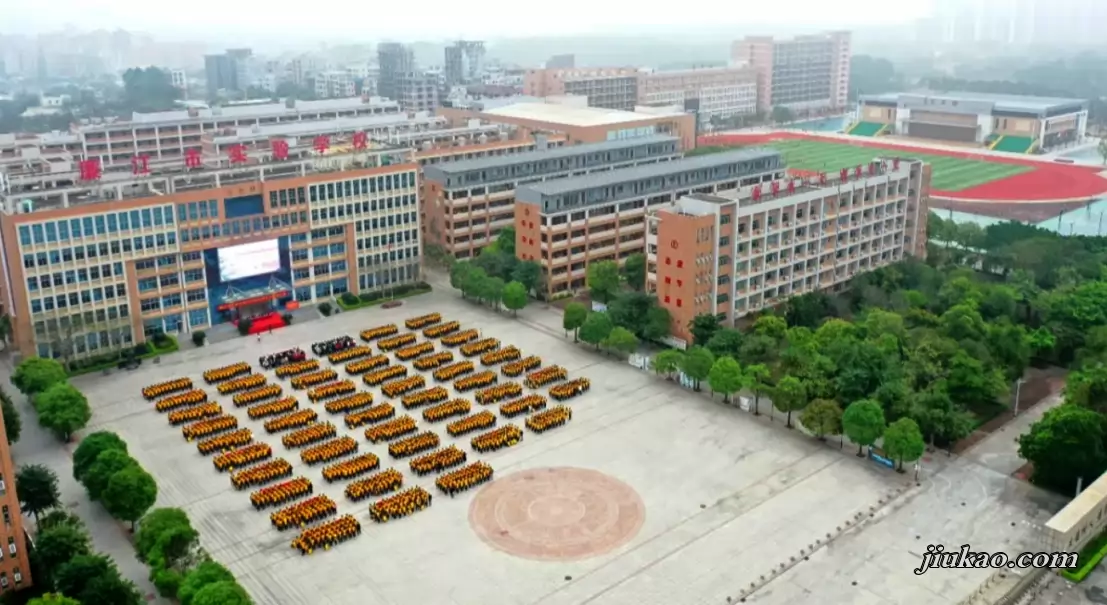 廉江市实验学校校园环境图片3