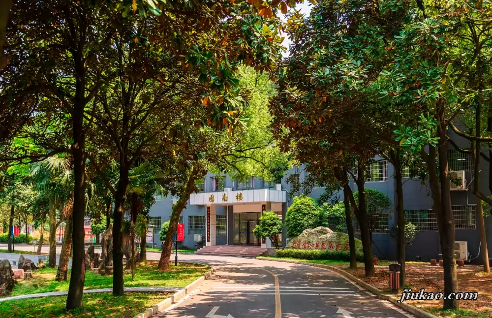 株洲星雅实验学校校园环境图片3