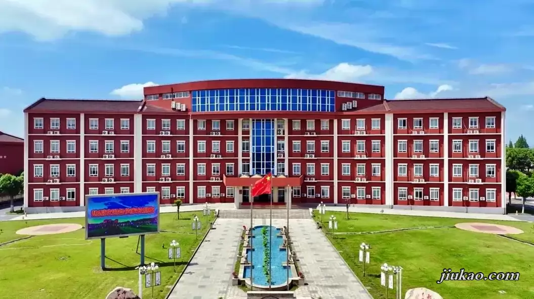 上海市民办交大南洋中学校园环境图片3