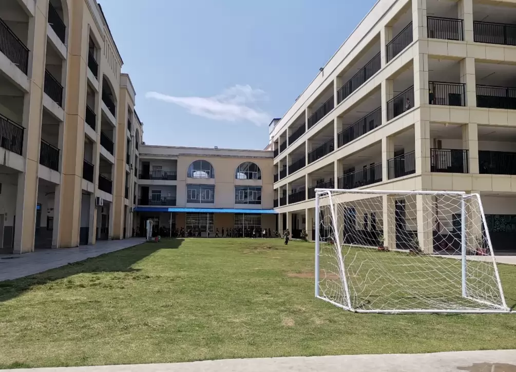 普宁市哈美实验学校