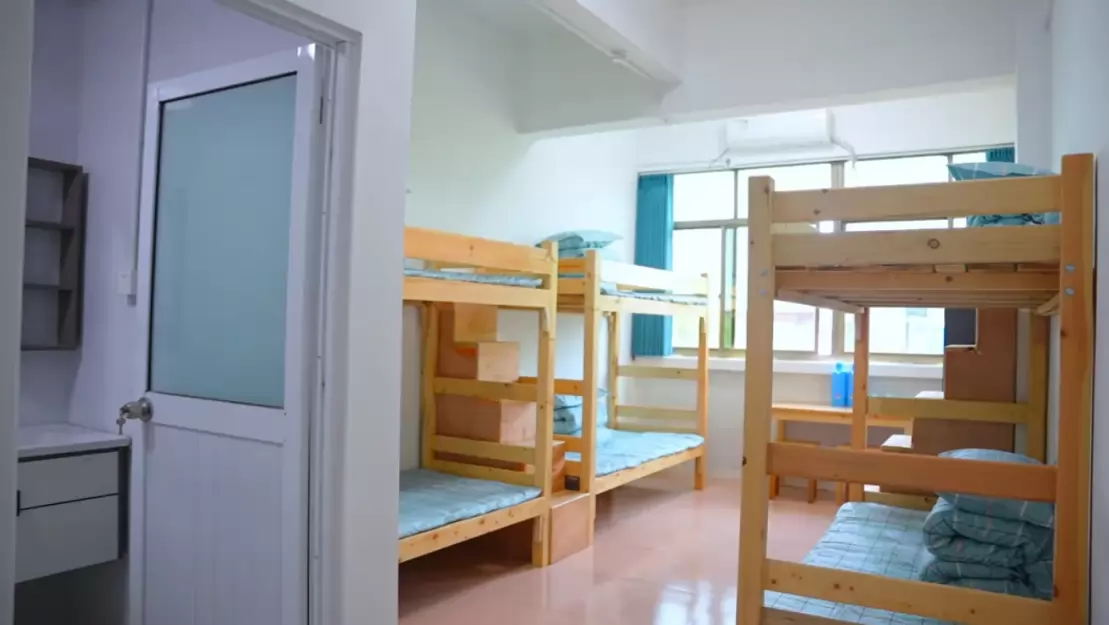 盛泽佳诚初级中学