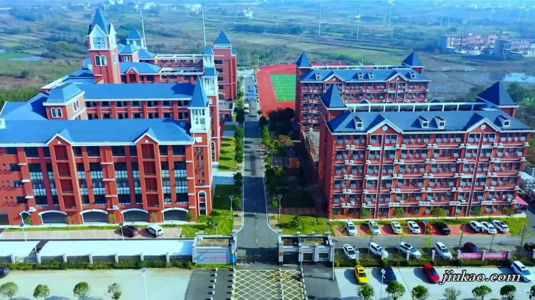 罗山县宝城外国语学校3