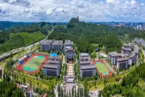 2026年遂宁荣兴东辰学校春季初中插班生招生公告