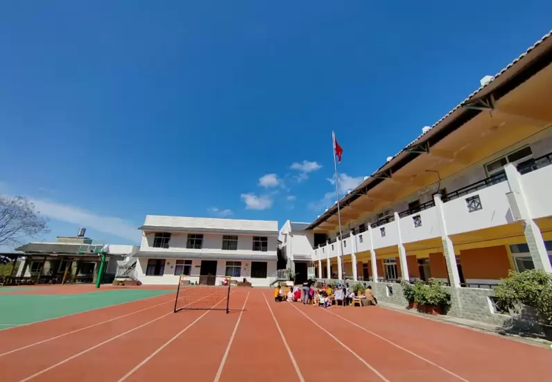 成都市龙泉驿区翰笙东篱小学