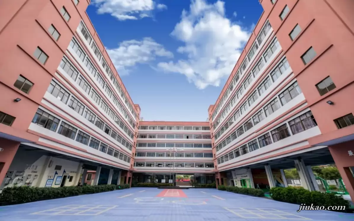 深圳市坪山区景园外国语学校2