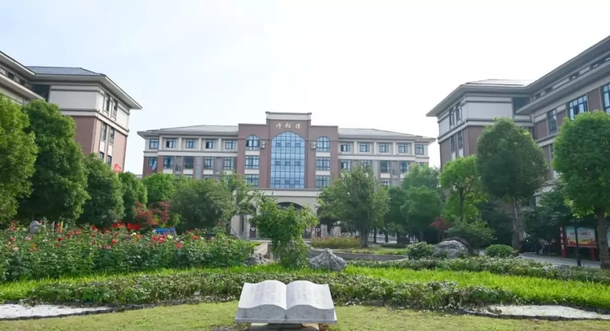 滁州阳之光高级中学