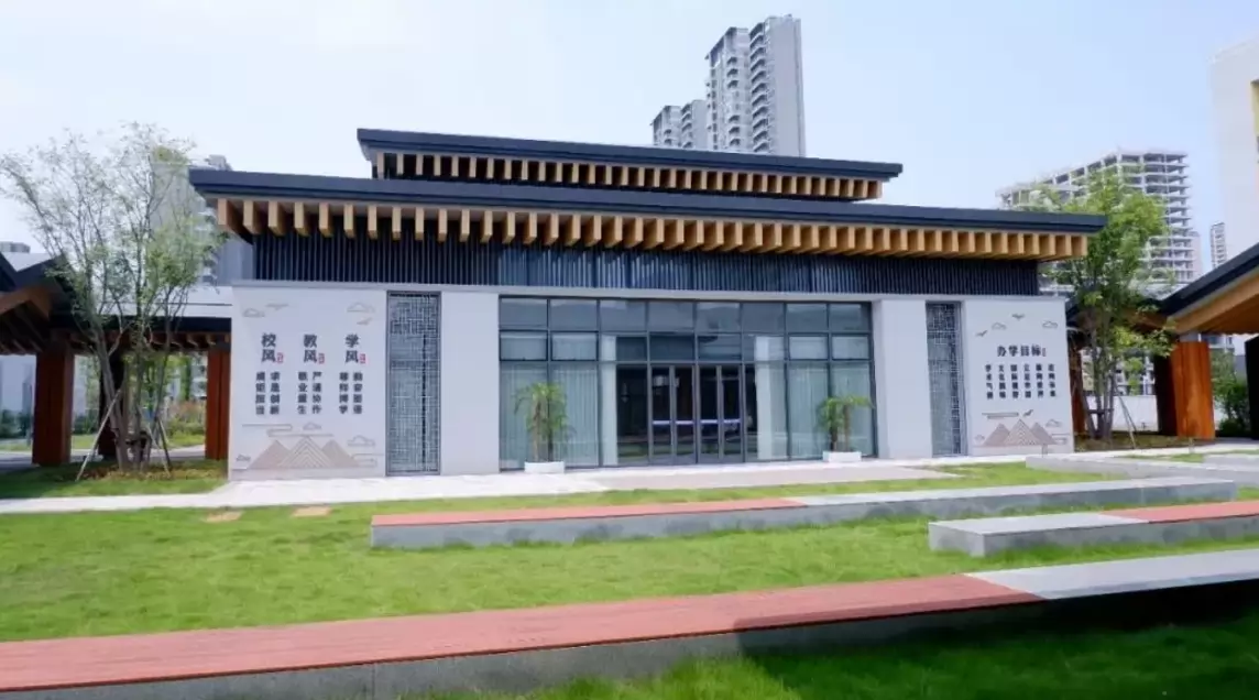 宁波前湾新区行远高级中学3