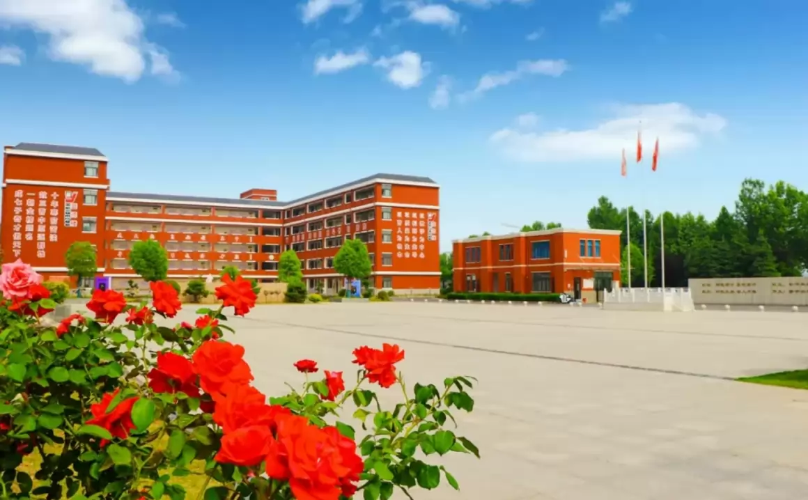 许昌市东城高级中学校园环境图片2