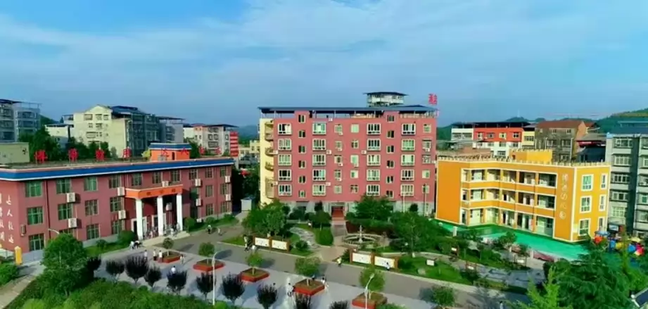 仪陇县博达实验学校