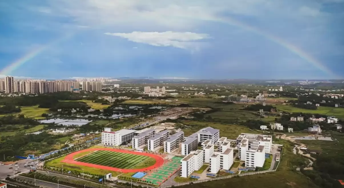 钦州市共美学校