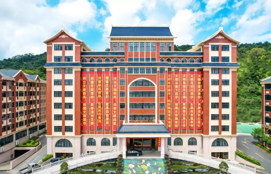 漳州艺术实验学校