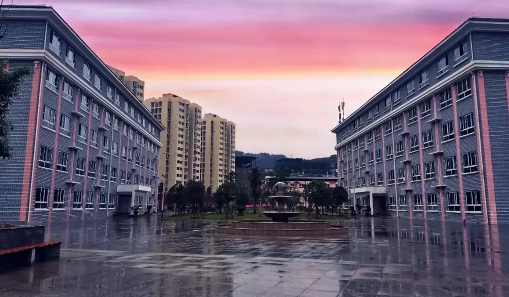 铜仁黔东中学