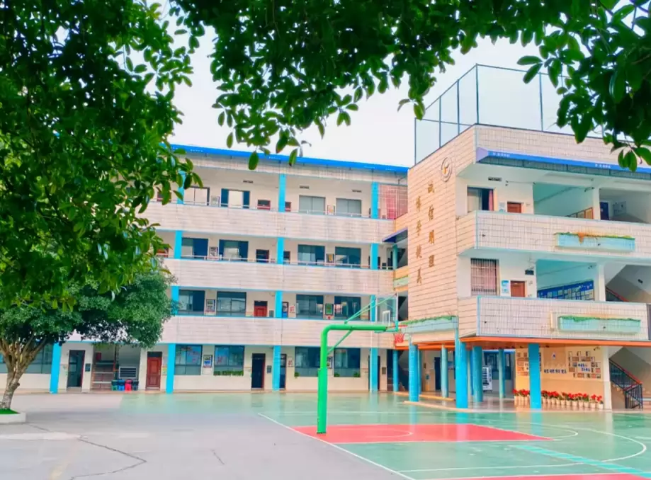 长沙市雨花区枫树山鸿铭第二小学